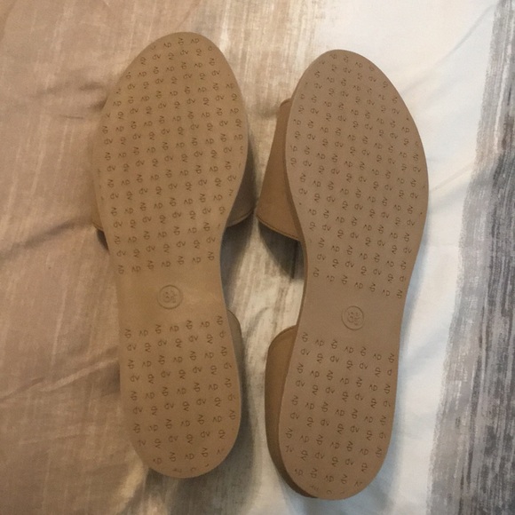 Tan/Beige Open Toe Sandals - Picture 3 of 3